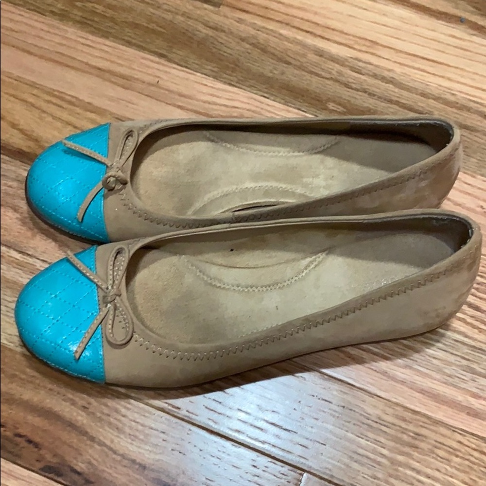 NBW turquoise and tan Aerosoles flats size 9